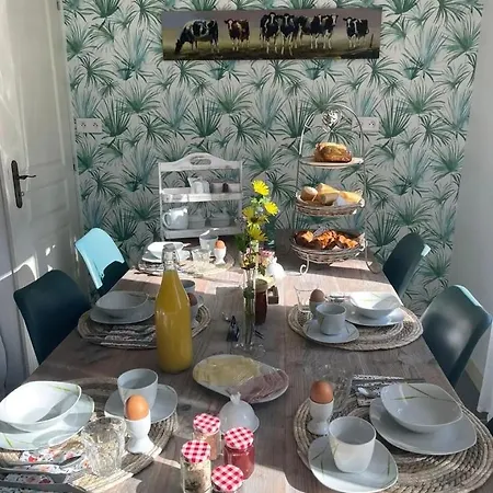Champ Du Bois Bed & Breakfast *